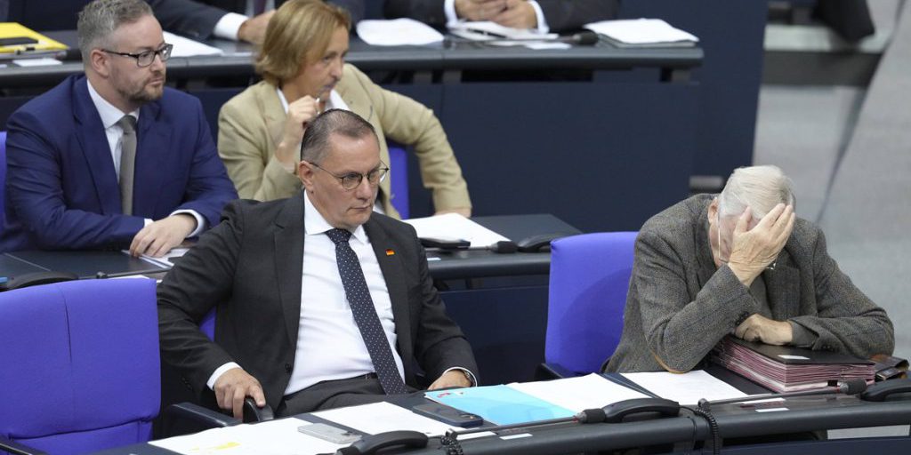 Il Presidente Onorario dell'AfD: Riflessioni Melanconiche sul Prezzo della Politica