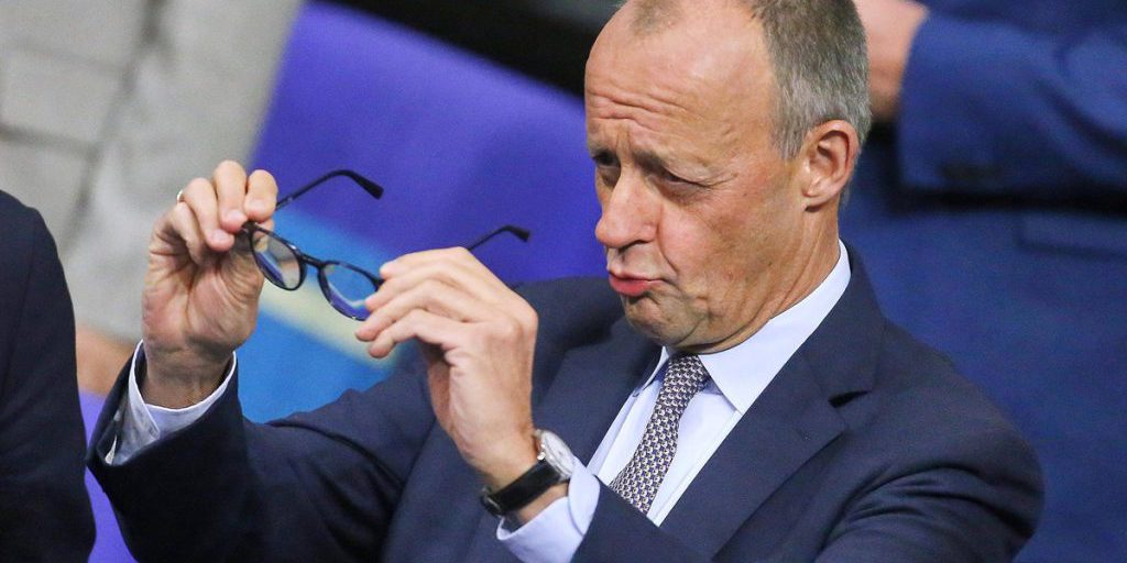 „Brandbeschleuniger“! Fassungslosigkeit über Merz – Krach in der eigenen Partei