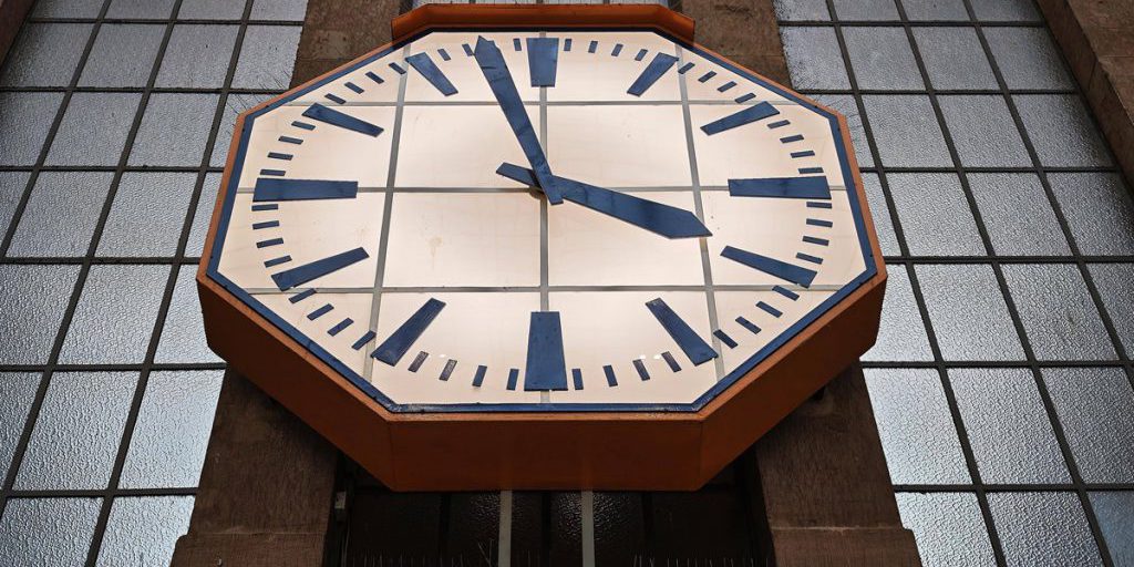 Nach Jahren mit Zeitumstellung kommt es ans Licht