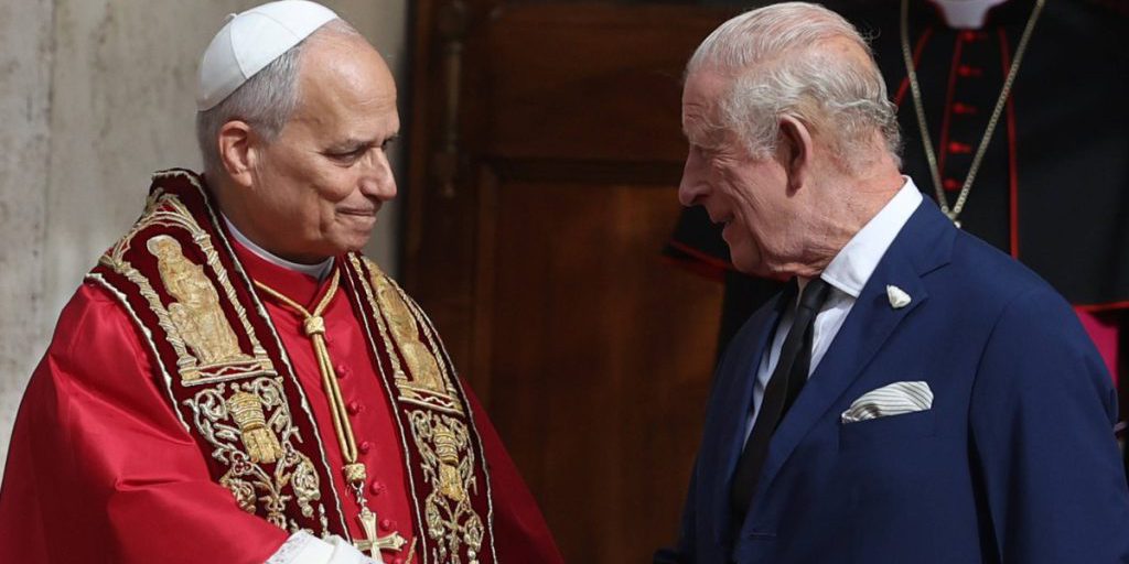 Gänsehaut im Vatikan – King Charles schreibt Geschichte mit dem Papst!
