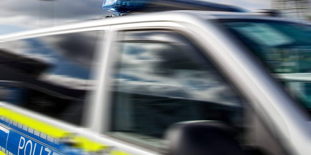 Incidente ferroviario a Hennef: treno regionale uccide una persona al passaggio a livello in Renania Settentrionale-Vestfalia