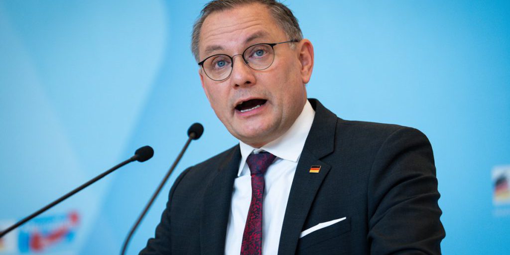 Discussione Infuocata su Putin: il Capo dell'AfD Mandò in Confusione il Moderatore di Lanz