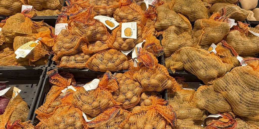 Prezzi alimentari in crescita nonostante raccolte abbondanti: clienti di Edeka e Aldi si chiedono perché