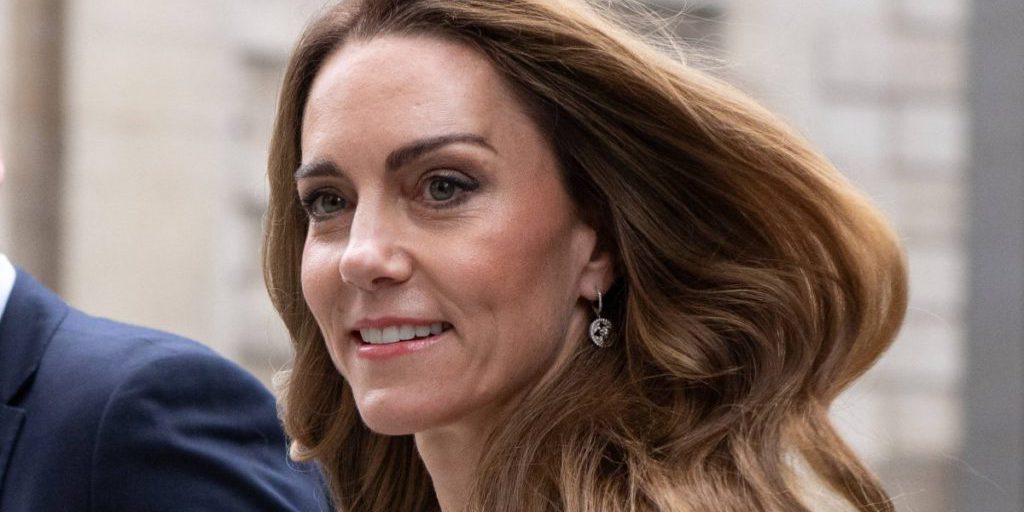 Kate Middleton torna sul tappeto rosso dopo due anni di assenza