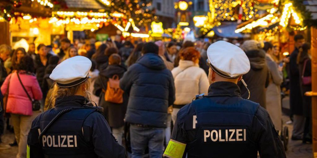 Piano di attacco con veicolo contro mercato di Natale in Baviera fermato: cinque uomini arrestati