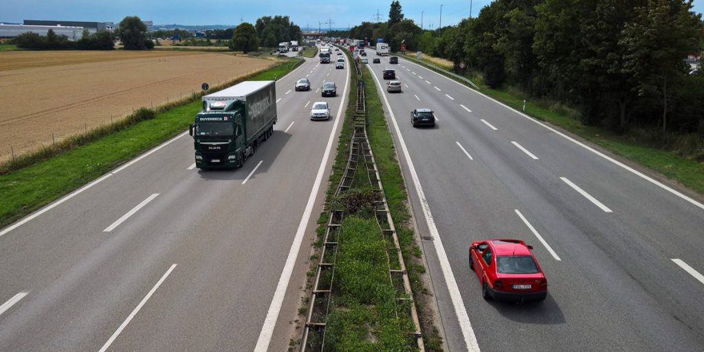 Americano viaggia a 200 km/h da Berlino a Dortmund per motivi di tempo limitato