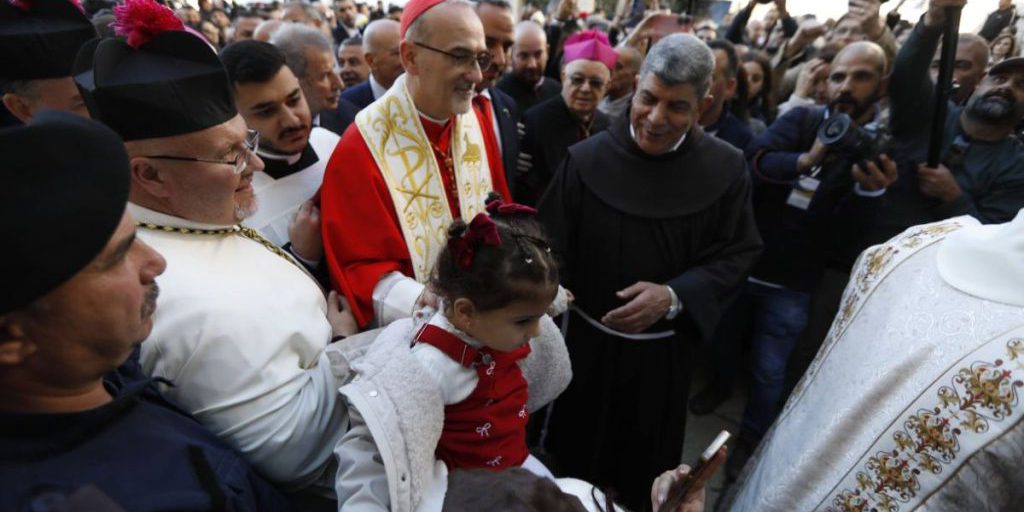 Albero di Natale acceso a Betlemme: speranza e continuità dopo la guerra