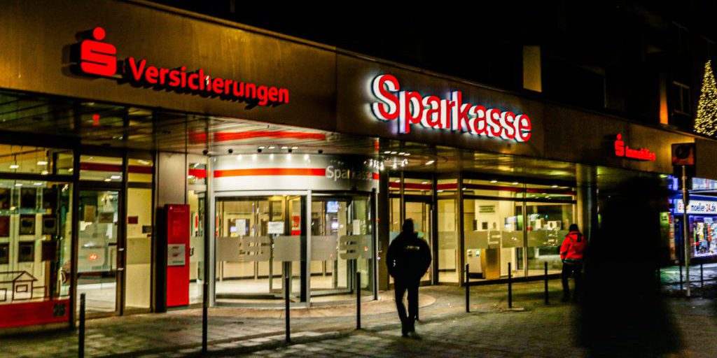 Sparkasse Gelsenkirchen avvisa clienti dopo rapimento di milioni di euro