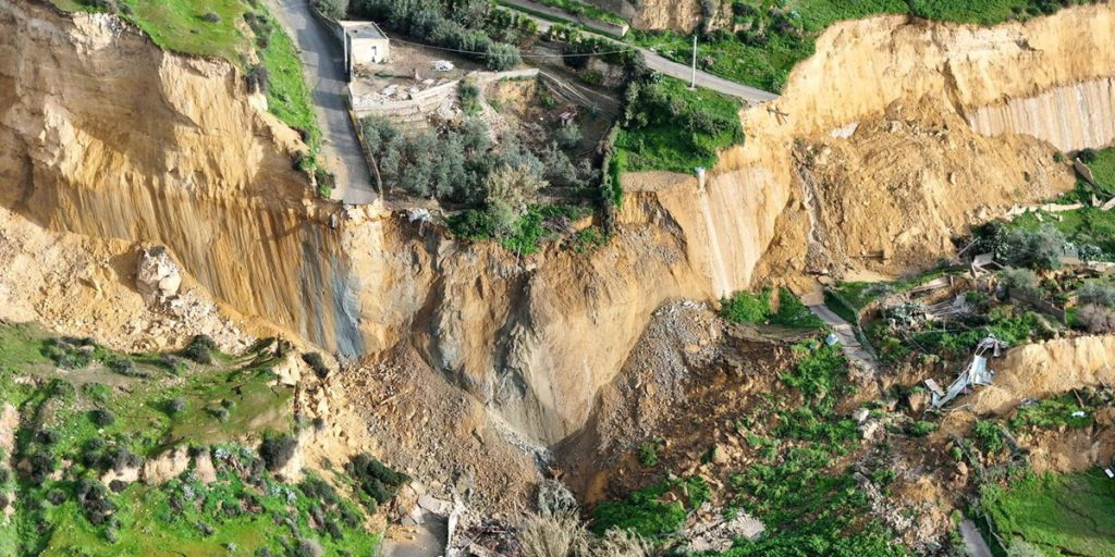 Frana in Sicilia: migliaia evacuate, situazione critica dopo forti piogge