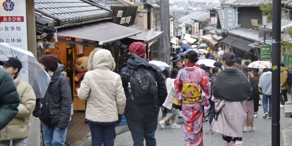 Giappone introduce nuove tasse per i turisti: impatto sui costi del viaggio