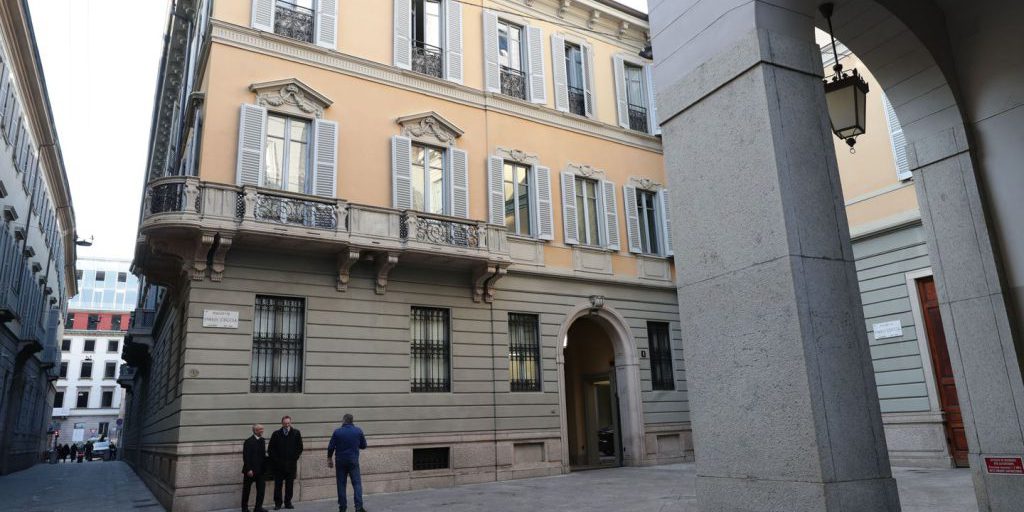 Mediobanca verso il cambio di  bilancio, chiuderà a fine dicembre