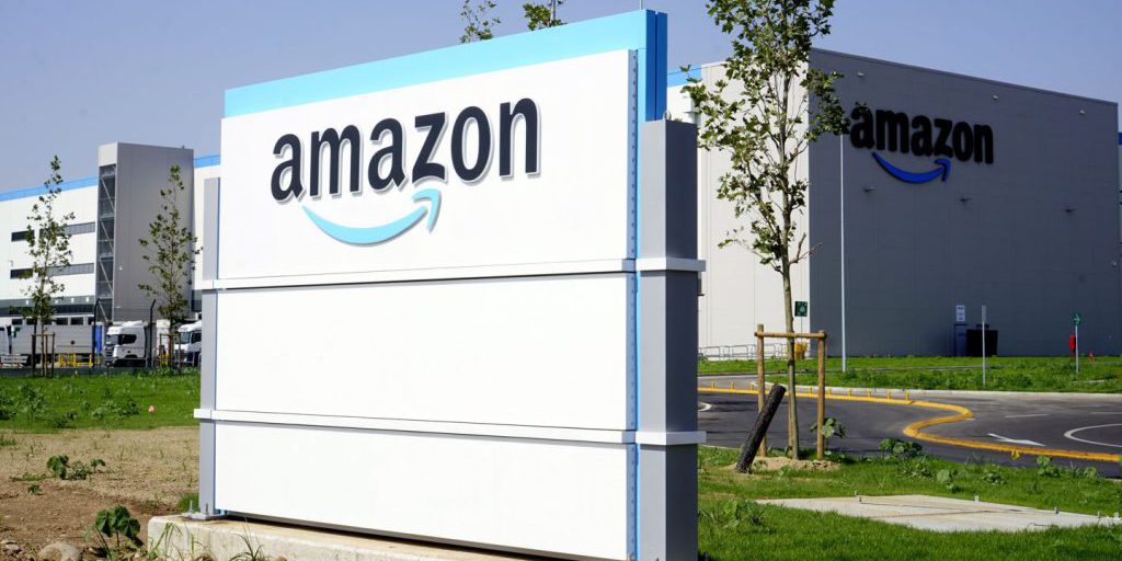 Amazon Taglia 14mila Posti di Lavoro: La Rivoluzione dell'Intelligenza Artificiale nel Mercato del Lavoro Globale