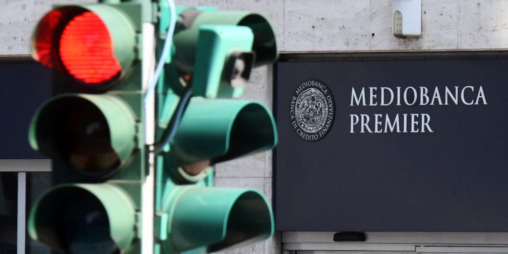 "Mediobanca respinge l'Offerta Pubblica di Acquisto di Mps: le ragioni dietro la decisione e le implicazioni sul mercato finanziario italiano"
