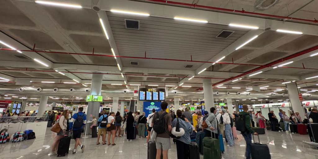 Unwetter legt Flughafen auf Mallorca lahm! Hunderte Urlauber gestrandet