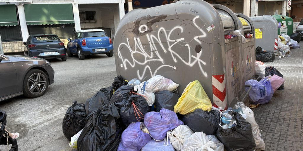 Ekel-Alarm in Urlauber-Hochburg auf Mallorca – hier stapelt sich der Müll auf den Straßen