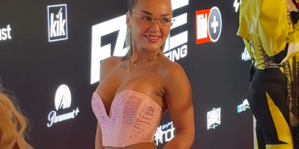 Emmy Russ setzt klares Zeichen bei „Fame Fighting“ – Liebesgerüchte mit Aleks Petrovic verdichten sich