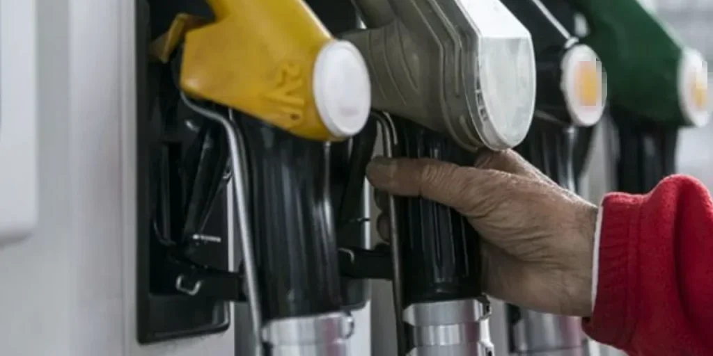 Prezzi del carburante aumenteranno a partire da mezzanotte.