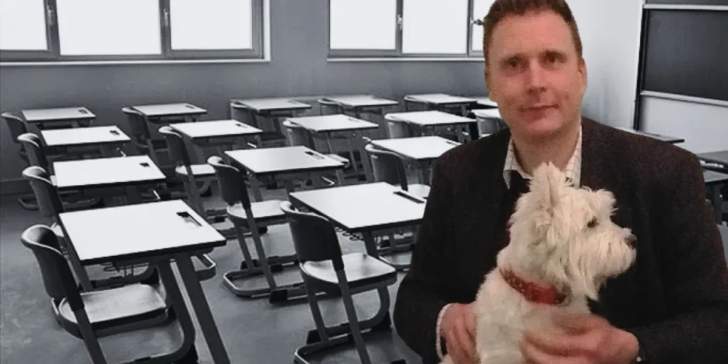 Insegnante inglese licenziato dopo viaggio in Malesia, successivamente si è tolto la vita