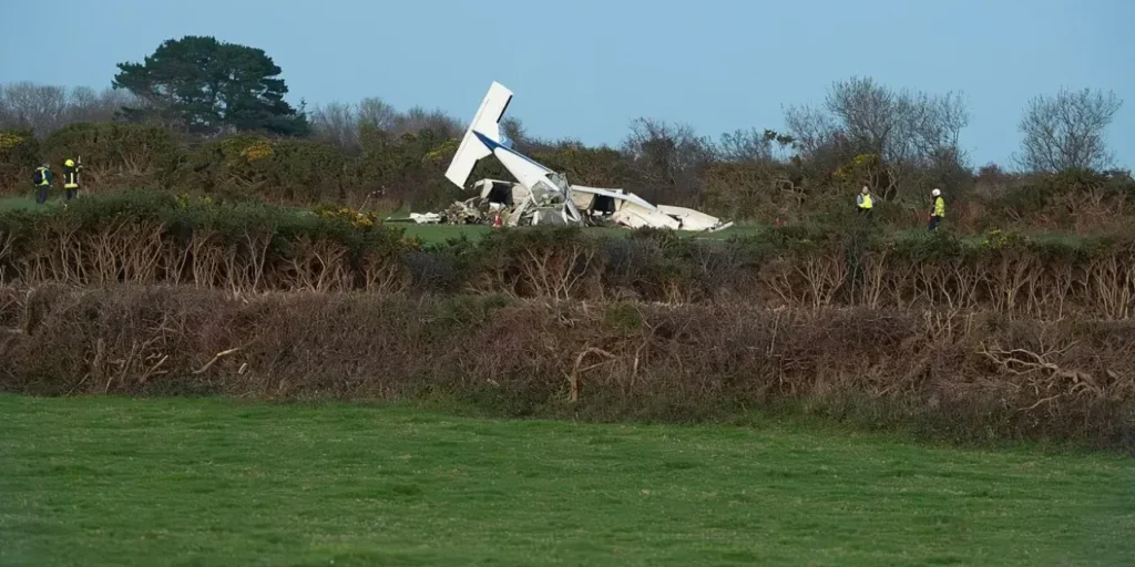 Aereo privato si schianta a Waterford, Irlanda: morti e feriti