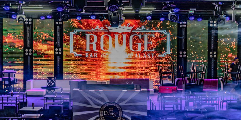 Conflitto alla discoteca Rouge di Bochum: biglietti a rischio dopo l'incendio e la disputa con gli organizzatori di feste