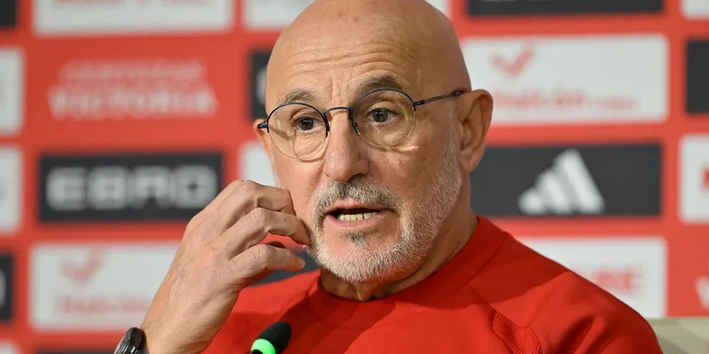 Luis de la Fuente risponde a Kerem Aktürkoğlu: la Spagna pronta per la finale del Gruppo E delle qualificazioni alla Coppa del Mondo FIFA 2026