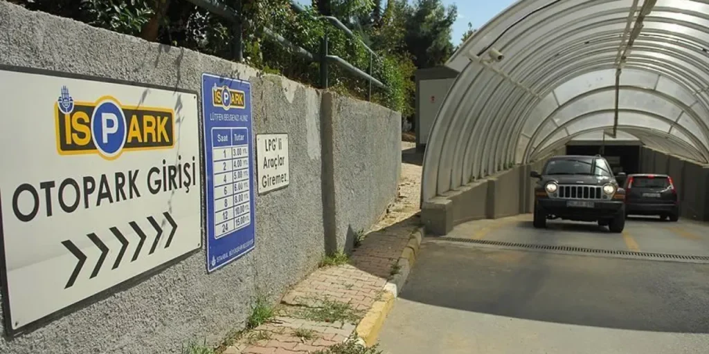 İSPARK aumenta le tariffe di parcheggio a Istanbul del 62,5 % a partire dal 1 gennaio 2026