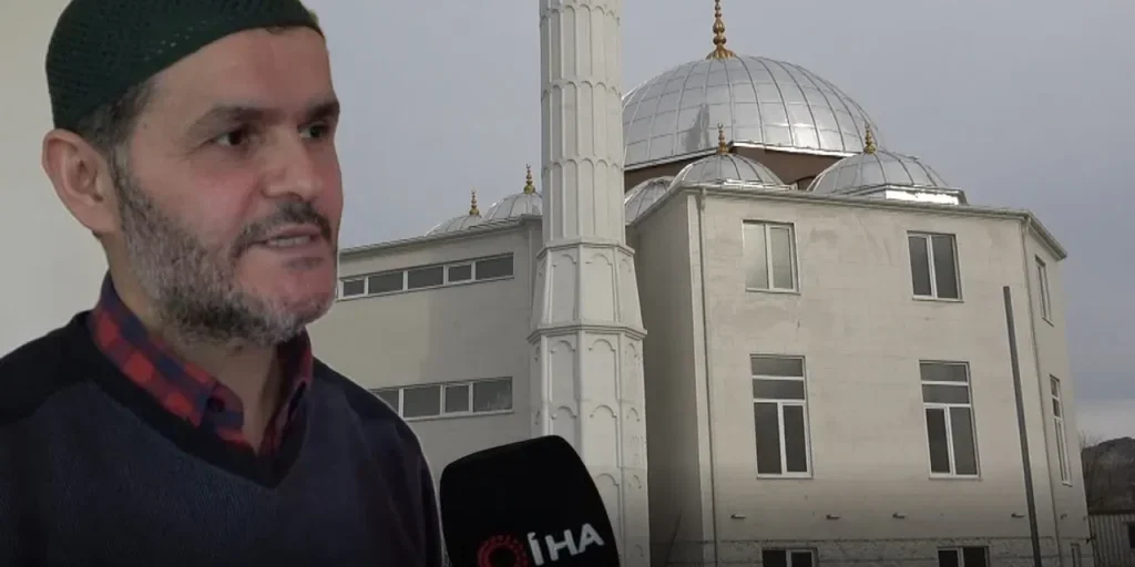Pugno contro l'imam nella moschea Yılmazlar di Isparta dopo la preghiera