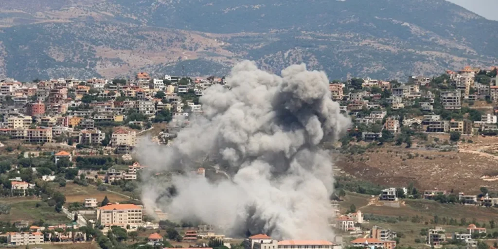 Attacchi aerei e di artiglieria israeliani proseguono sul Libano nonostante lo stop del fuoco
