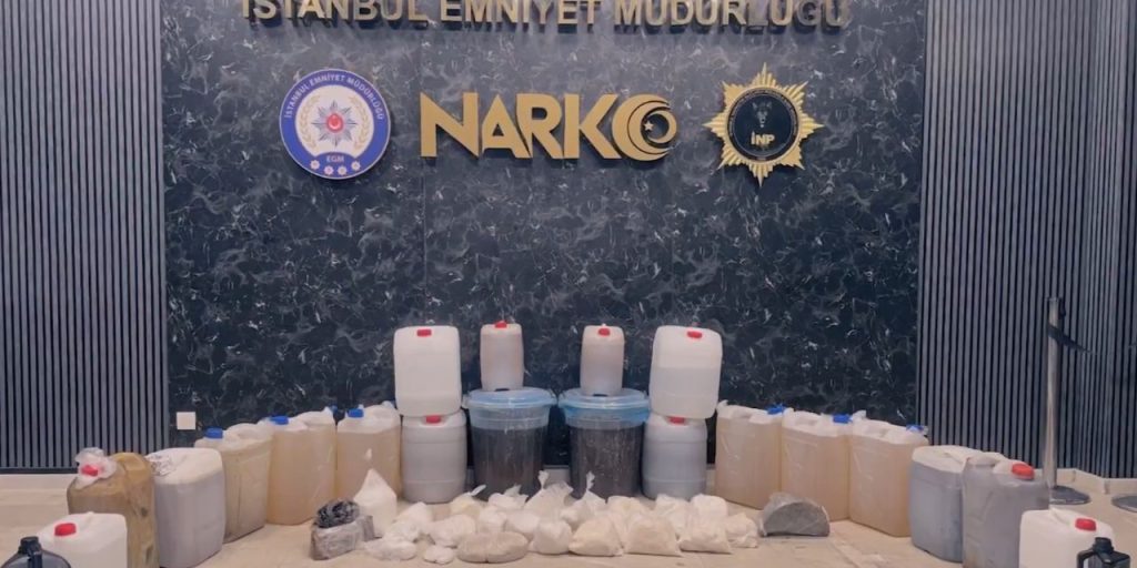 İstanbul'da büyük operasyon! 1 milyon hap, kilolarca uyuşturucu ele geçirildi