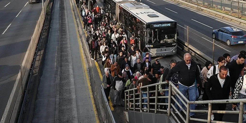 Istanbul: una nuova rotta per i metrobüs durante gli eventi speciali