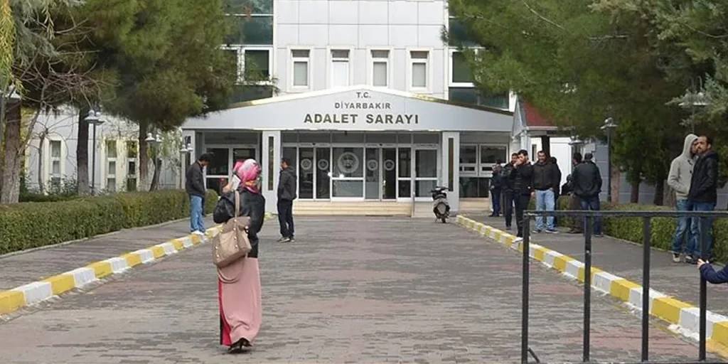 Funzionario del tribunale di Istanbul arrestato per furto di centinaia di munizioni