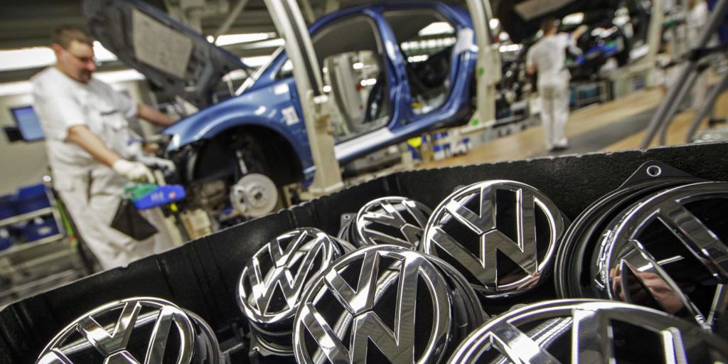 Crisi finanziaria per il Gruppo Volkswagen: risultato operativo negativo di 1,3 miliardi di euro nel terzo trimestre del 2025