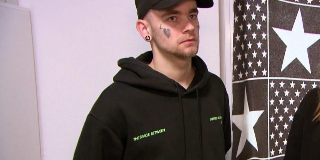 RTL2 interrompe le riprese dopo aver trovato la bandiera del Reich sopra il letto di un beneficiario del Bürgergeld