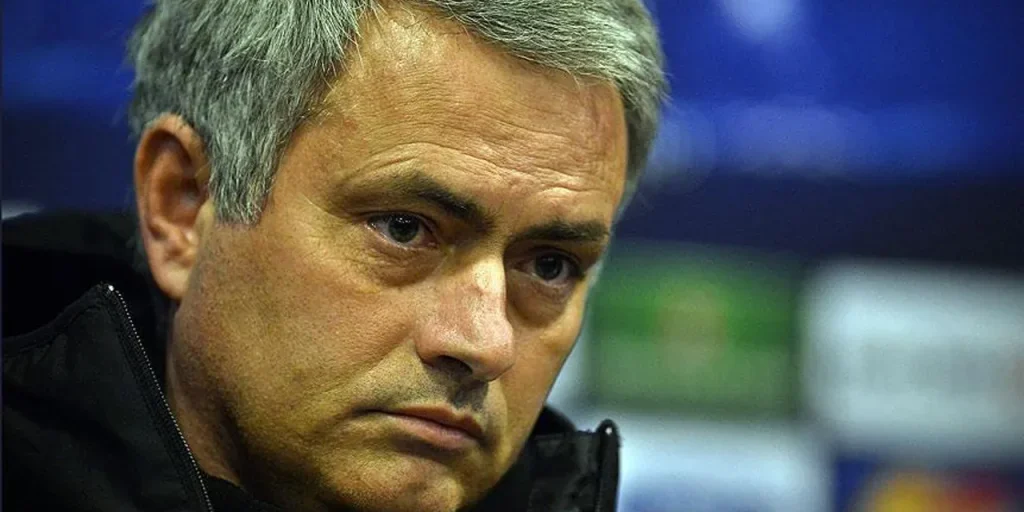 Mourinho: niente ritorno al Real Madrid, resta al Benfica