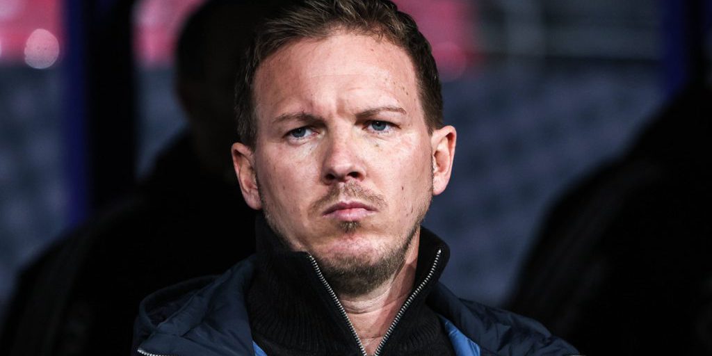Nagelsmann osserva i giocatori in vista di una decisione chiave per la Coppa del Mondo 2026