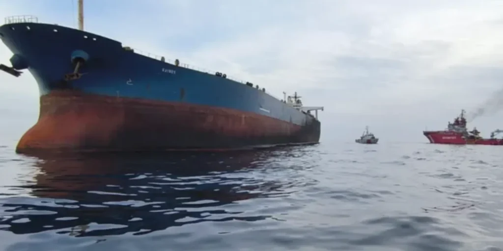 Petroliera VIRAT spostata a Sarıyer dopo attacco nelle acque internazionali