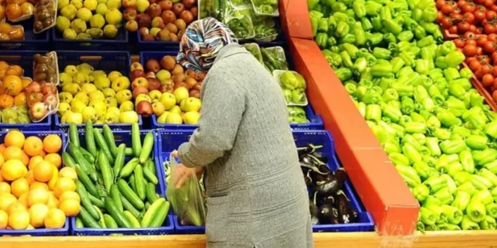 Prezzi al dettaglio a novembre: 18 prodotti in aumento, 24 in diminuzione