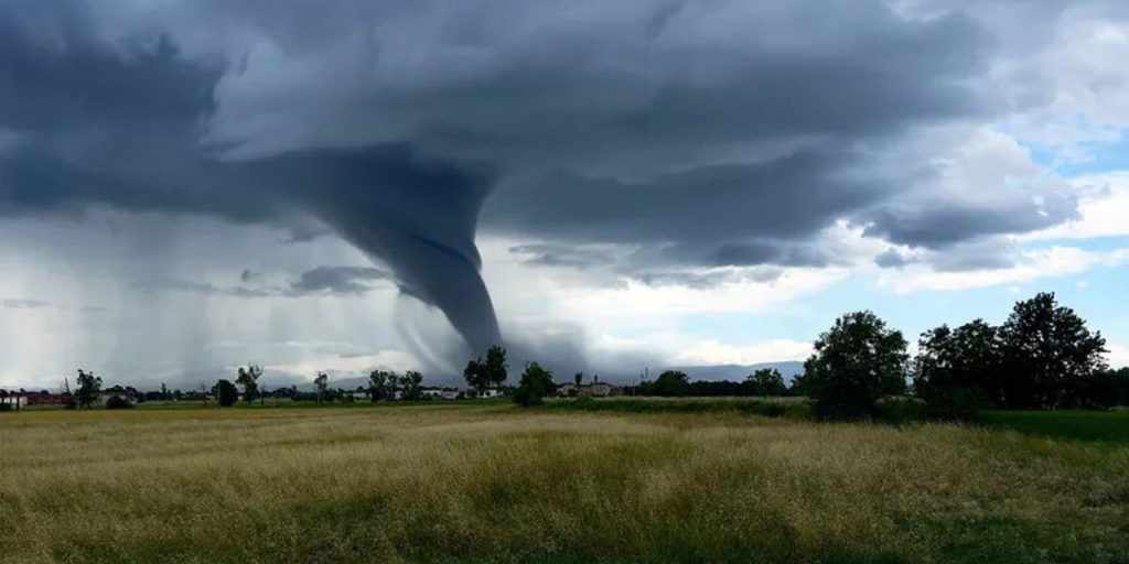 Uragano devastante nel sud del Brasile: Rio Bonito do Iguaçu cancellata dalla mappa a causa di raffiche di vento a 240 km/ora