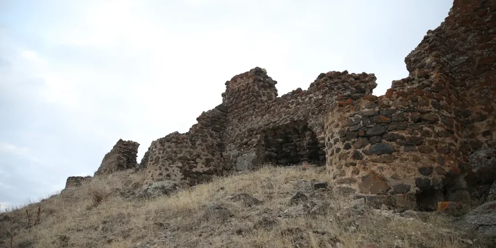 Castello di Murtaza: un monumento romano di oltre mille anni a Niğde, Turchia
