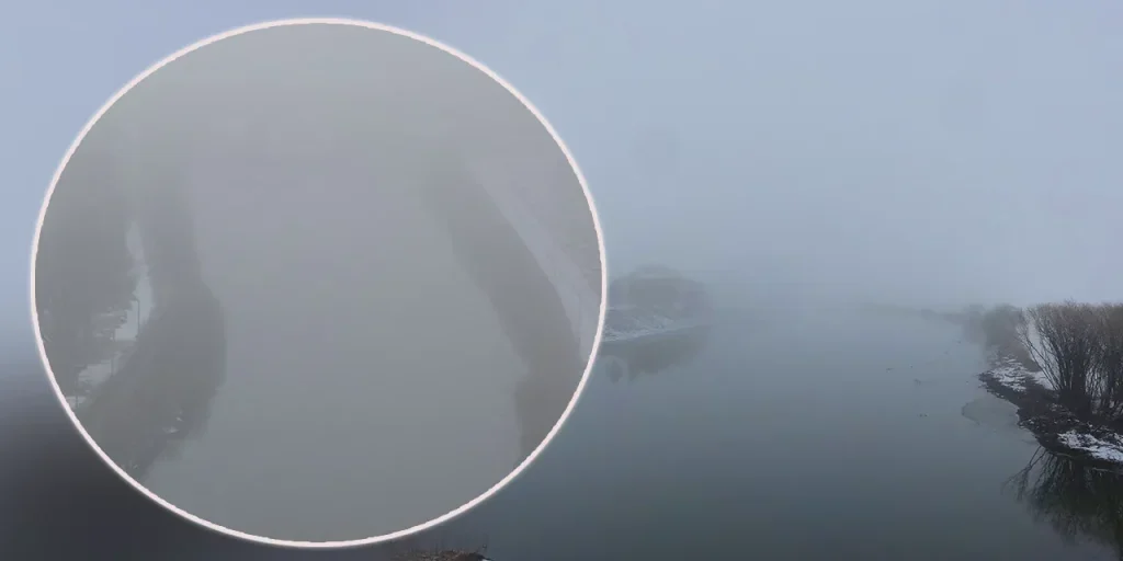 Ardahan: la città si nasconde sotto una densa nebbia