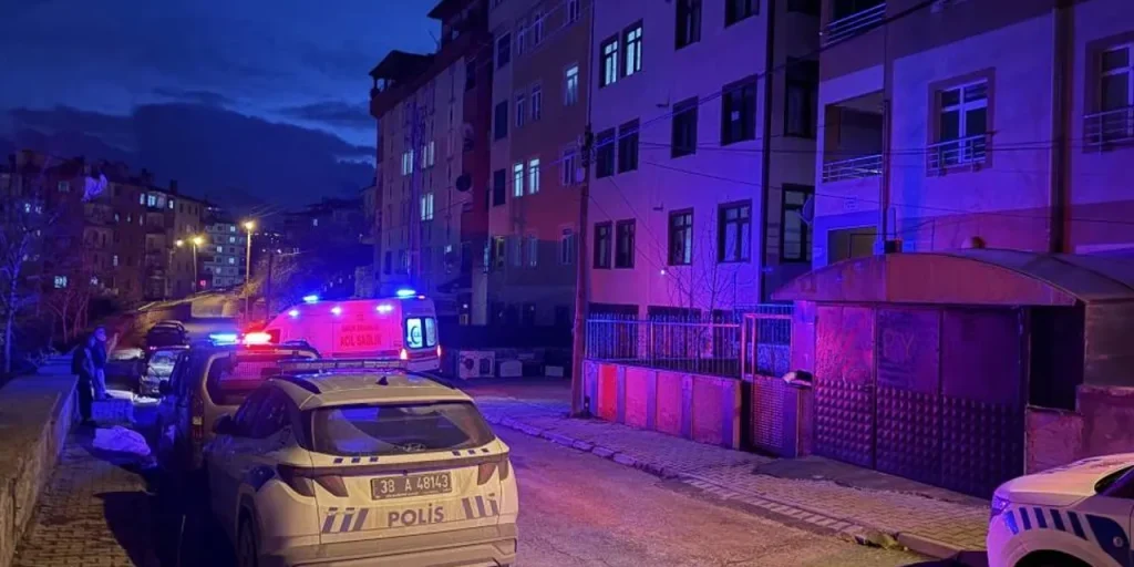Donna di 34 anni uccide il suo ragazzo di 20 anni con un coltello a Kayseri