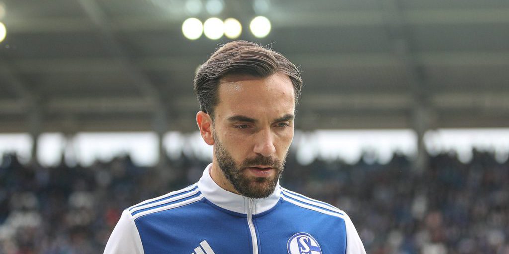 La Sconfitta di Schalke: Il Capitano Karaman Parla Dopo la Battuta d'Arresto contro Karlsruhe
