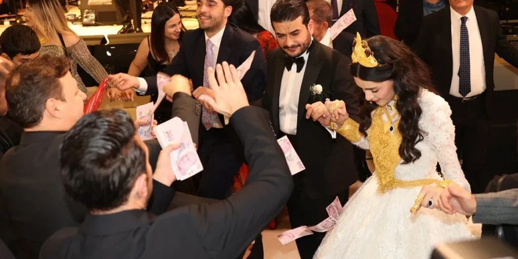 Matrimonio a Ankara: due giorni di celebrazione e quasi un chilo di oro per la sposa