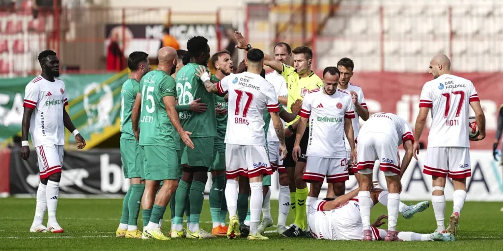 Ümraniyespor vince 1‑0 contro Bodrum FK con due espulsioni