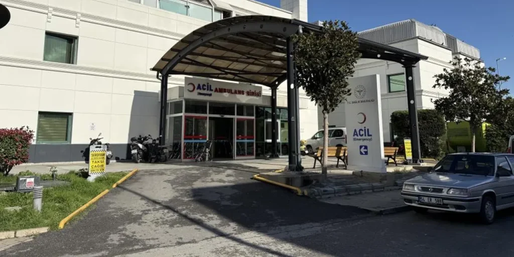 Avvelenamento sospetto in dormitorio femminile: 23 studentesse malate dopo il pasto