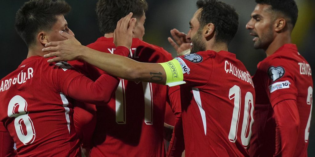 La Nazionale Turca si prepara a sfidare la Georgia nelle qualificazioni per la Coppa del Mondo FIFA 2026