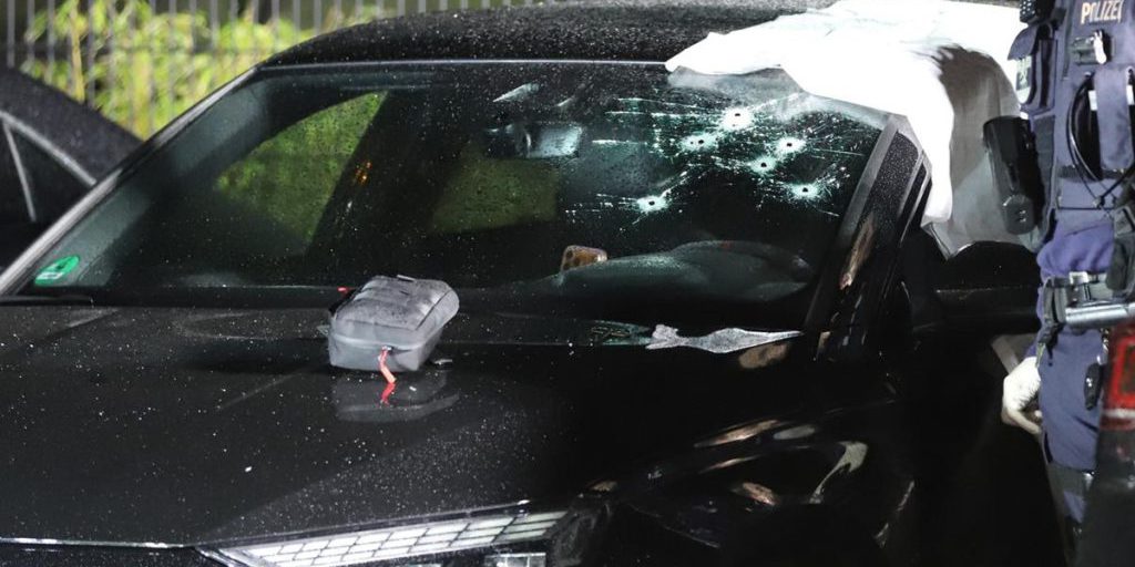 Colonia: agente colpito da colpi di fuoco su veicolo, polizia in cerca dell’autore