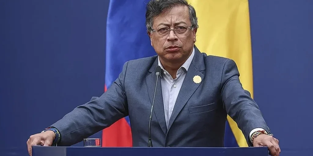 Petro chiede la restituzione di Maduro in Venezuela