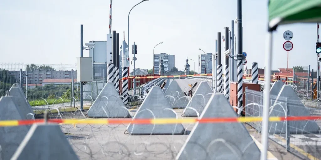 Lituania distrugge ponti strategici lungo confini con Russia e Bielorussia per difesa