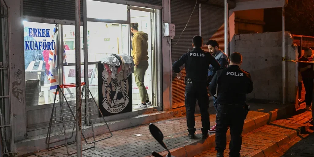 Rissa in barbiere di Adana: tre gravemente feriti e sette feriti totali
